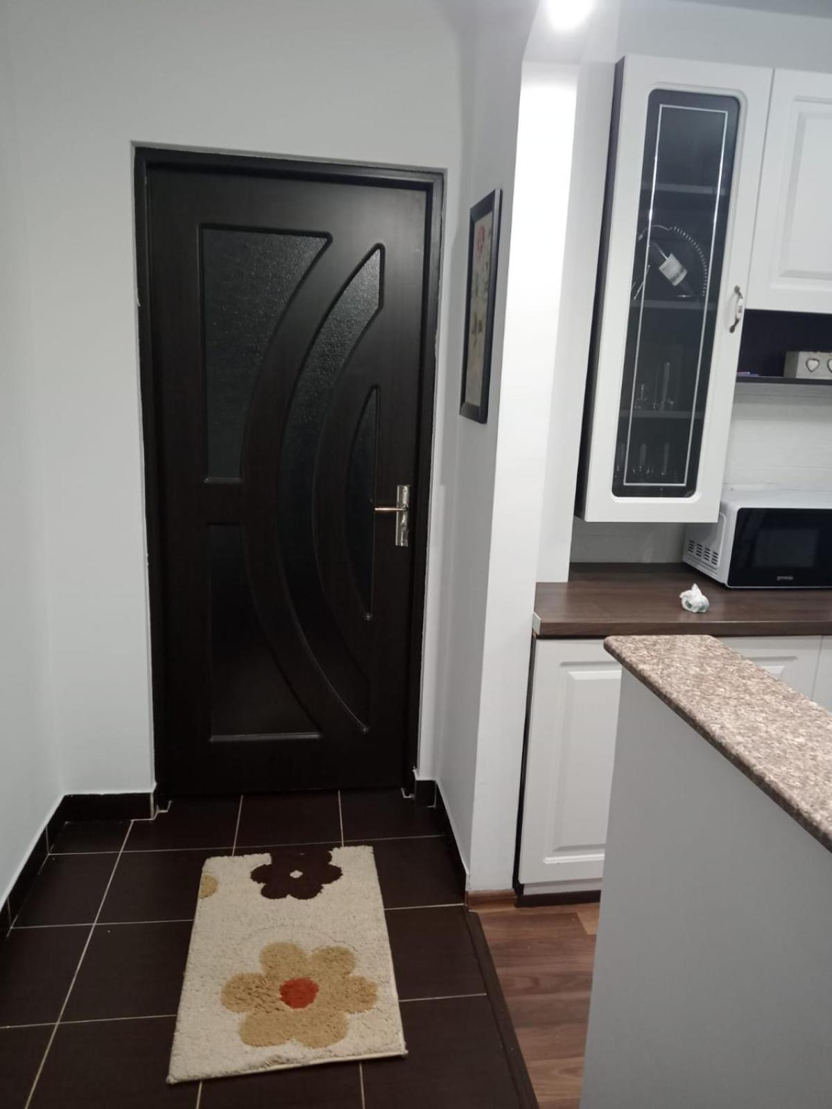 Penti Apartament ซูชาวา ภายนอก รูปภาพ